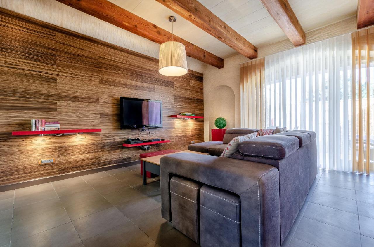 A Popular Pet Friendly Villa With A Pool, Gozo Xaghra Exterior photo